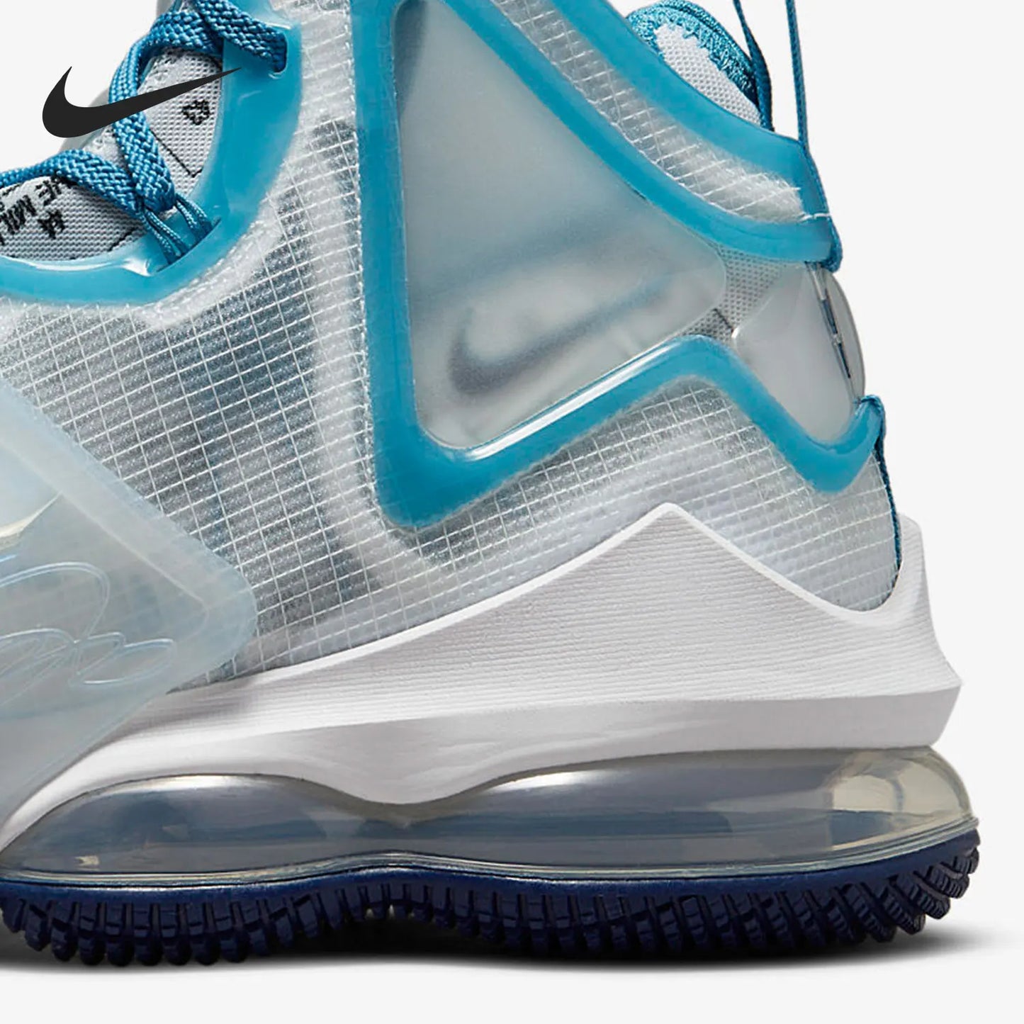 Nike LeBron XVIII